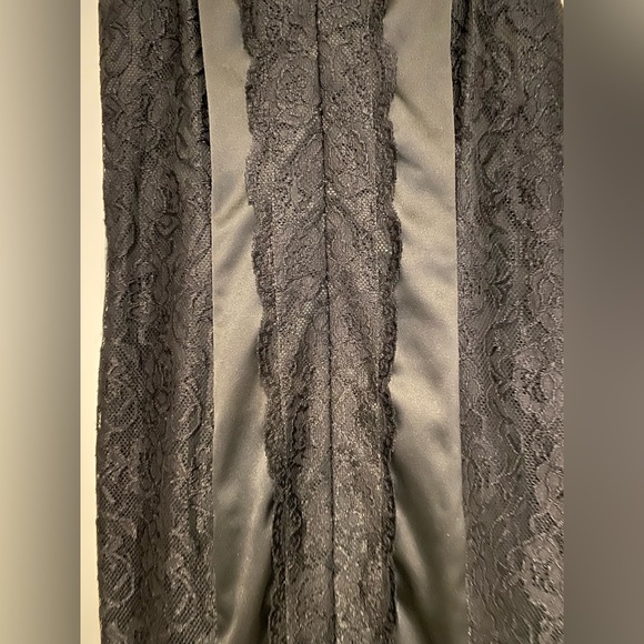 Spaghetti strap min dress with lace - Picture 3 of 7